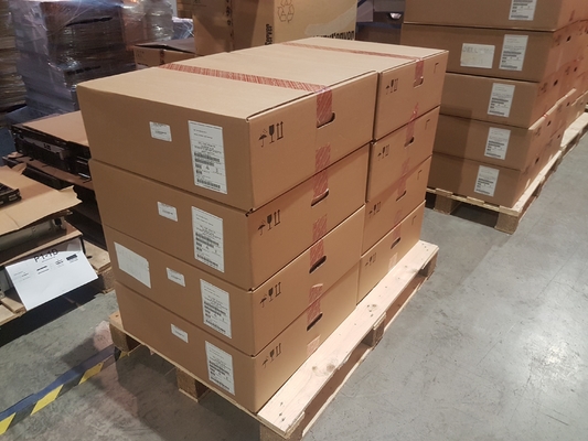 24 Aktif Bağlantı Noktası Brocade SAN Anahtarı BR-G620-24-32G-R, 24 adet 32GB SFP ile