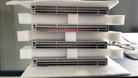 Dell Connectrix DS6620B Fiber Optik Anahtar 24 Bağlantı Noktalı 32 Gb/S Kurumsal Ağ Anahtarı