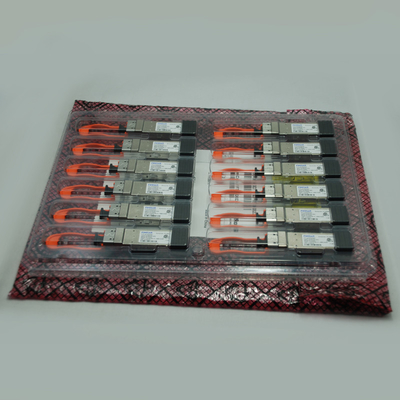 Finisar FTL410QD4C 40GBASE-SR4 / 10GBASE-SR 300m QSFP+ 10GBASE-SR Ethernet'e Gen4 Breakout