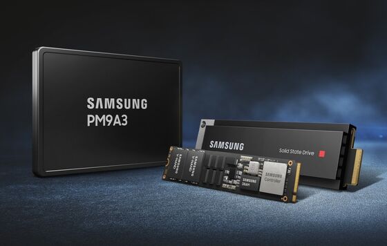 Samsung MZQL27T6HBLA-00A07 PM9A3 7.68TB U.2 NVMe SSD PCIe4.0 x4 2.5" Kurumsal Veri Merkezi Sabit Durum Sürücüsü